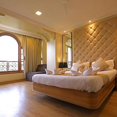 Gulf Hotel - Near Taj Hotel Colaba Mumbai Room photo