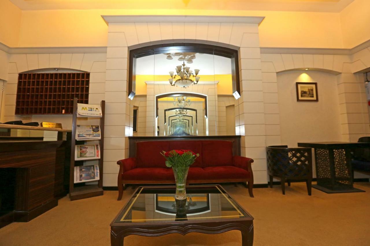 Gulf Hotel - Near Taj Hotel Colaba Mumbai Exterior photo