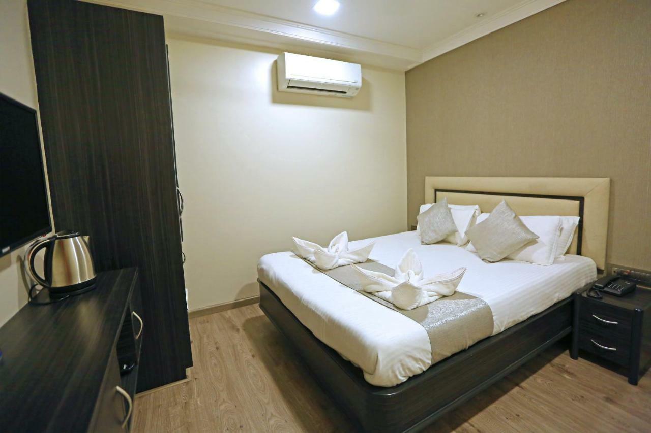 Gulf Hotel - Near Taj Hotel Colaba Mumbai Exterior photo
