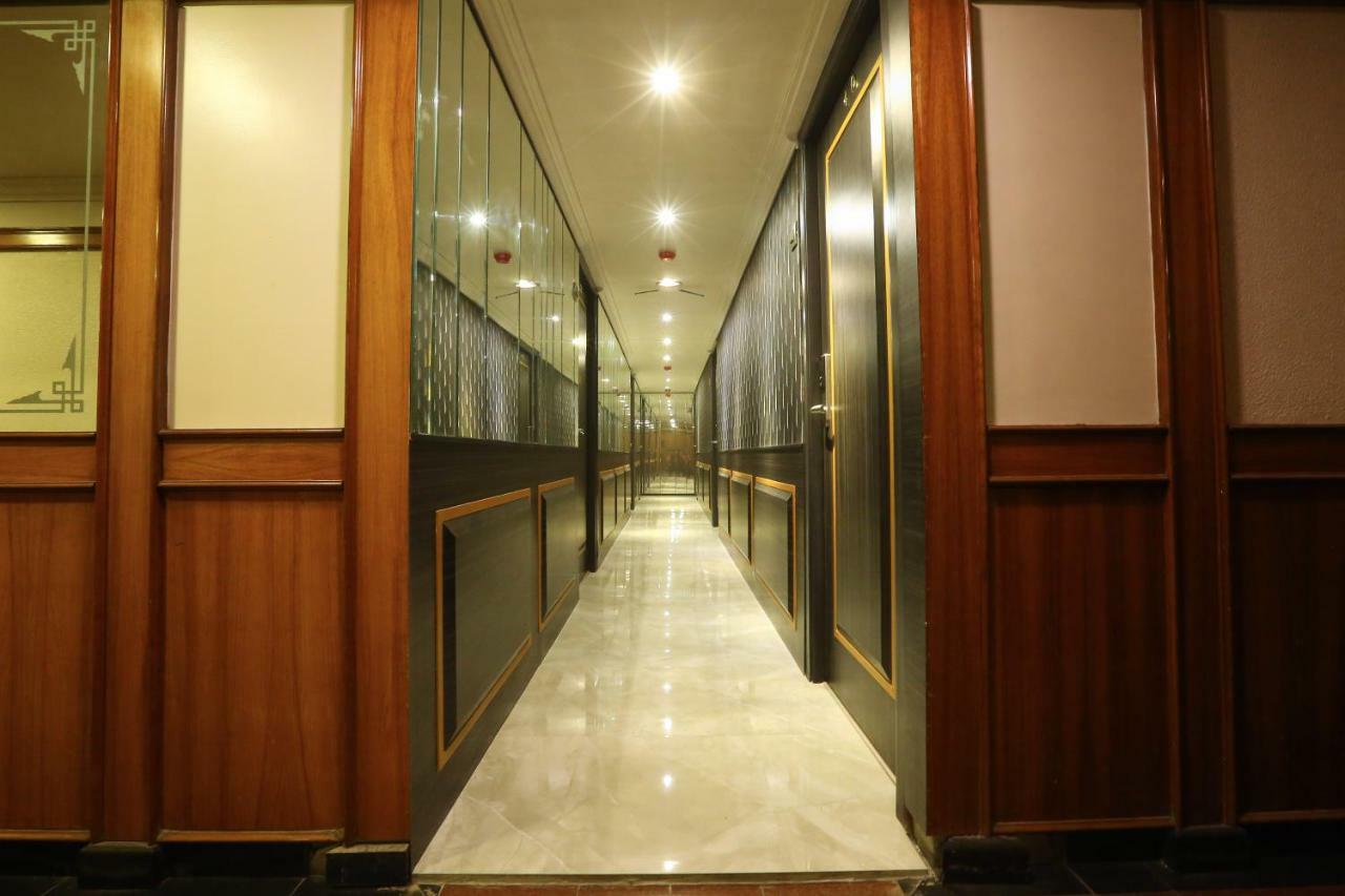Gulf Hotel - Near Taj Hotel Colaba Mumbai Exterior photo