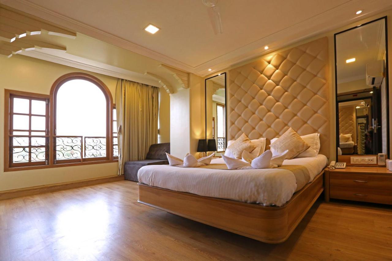 Gulf Hotel - Near Taj Hotel Colaba Mumbai Room photo